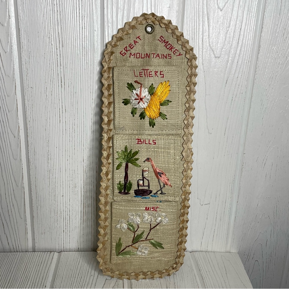 Vintage Smokey Mountains Souvenir Hanging Mail Organizer Woven Flamingo Flowers
